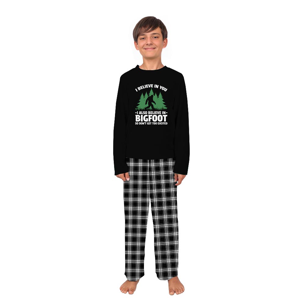 I Believe In Bigfoot Holiday Pajamas For Family And Dog I Believe In Bigfoot Holiday Pajamas For Family And Dog